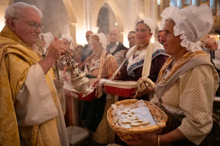 𝗟𝗮 𝗕𝗲́𝗻𝗲́𝗱𝗶𝗰𝘁𝗶𝗼𝗻 𝗱𝗲𝘀 𝗖𝗮𝗹𝗶𝘀𝘀𝗼𝗻𝘀 𝟮𝟬𝟮𝟱 Comme chaque premier dimanche de septembre, Aix a céléb… 