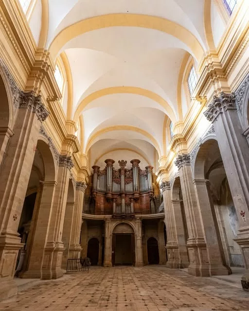 𝗟’𝗲́𝗴𝗹𝗶𝘀𝗲 𝗱𝗲 𝗹𝗮 𝗠𝗮𝗱𝗲𝗹𝗲𝗶𝗻𝗲 : 𝗼𝘂̀ 𝗲𝗻 𝗲𝘀𝘁-𝗼𝗻 ? Avec la cession du couvent des Prêcheurs au min… 