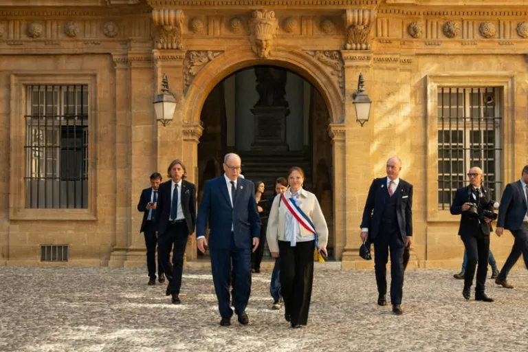 📸 𝗨𝗻𝗲 𝘃𝗶𝘀𝗶𝘁𝗲 𝗽𝗿𝗶𝗻𝗰𝗶𝗲̀𝗿𝗲 𝗮̀ 𝗔𝗶𝘅-𝗲𝗻-𝗣𝗿𝗼𝘃𝗲𝗻𝗰𝗲 Le 30 septembre restera une date marquante :… 