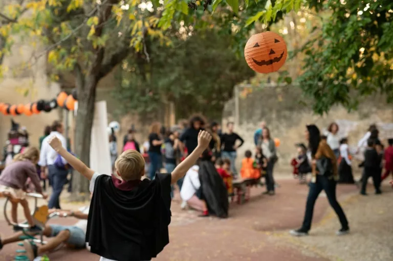 🎃 𝗛𝗮𝗹𝗹𝗼𝘄𝗲𝗲𝗻 𝗰’𝗲𝘀𝘁 𝗰𝗲 𝘀𝗼𝗶𝗿 !👻 Sorcières, vampires ou citrouilles ? Et vous, c’est quoi votre costume… 