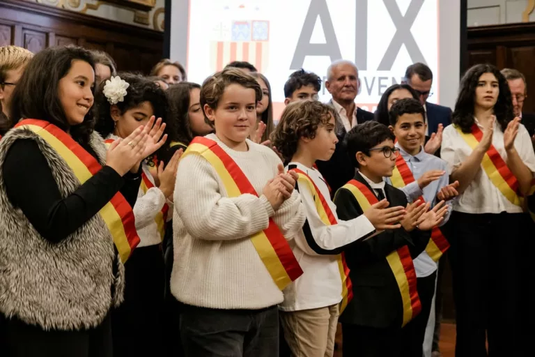 𝗗𝗲𝘀 𝗷𝗲𝘂𝗻𝗲𝘀 𝗮𝗶𝘅𝗼𝗶𝘀 𝗮𝗰𝘁𝗲𝘂𝗿𝘀 𝗱𝗲 𝗹𝗲𝘂𝗿 𝘃𝗶𝗹𝗹𝗲 !  Remise des écharpes du Conseil Municipal des… 