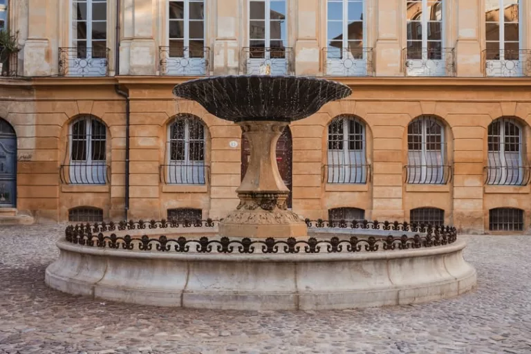 💧 𝗟𝗮 𝗳𝗼𝗻𝘁𝗮𝗶𝗻𝗲 𝗱’𝗔𝗹𝗯𝗲𝗿𝘁𝗮𝘀 𝗿𝗲𝘁𝗿𝗼𝘂𝘃𝗲 𝘁𝗼𝘂𝘁𝗲 𝘀𝗮 𝗯𝗲𝗮𝘂𝘁𝗲́ !  Chef-d’œuvre emblématique… 