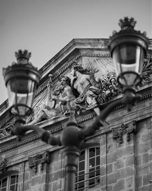 🖤 𝗔𝗶𝘅, 𝗯𝗲𝗹𝗹𝗲 𝗽𝗮𝗿 𝘁𝗼𝘂𝘀 𝗹𝗲𝘀 𝘁𝗲𝗺𝗽𝘀 Même quand la pluie s’installe et que le ciel se fait gris, la v… 