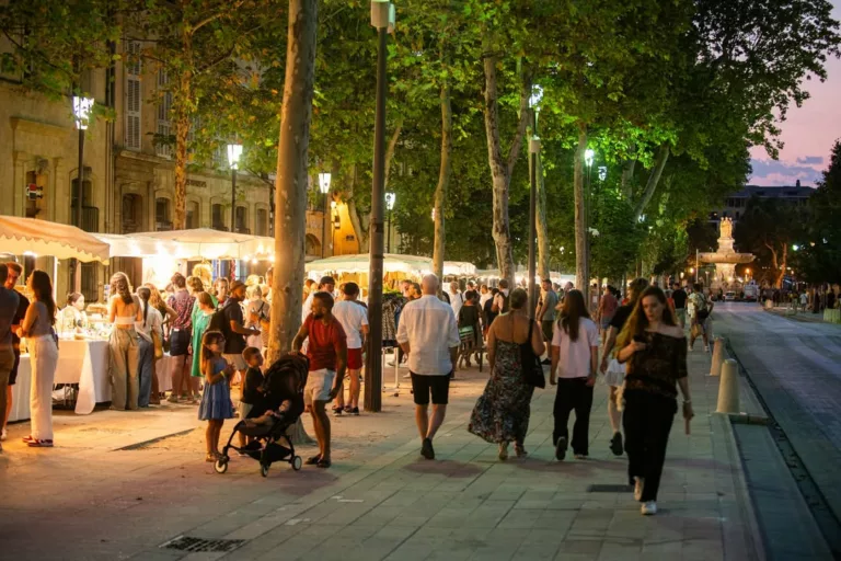 🌙 𝗟𝗲𝘀 𝗡𝘂𝗶𝘁𝘀 𝗱’𝗔𝗶𝘅 𝟮𝟬𝟮𝟲 : 𝗮𝗽𝗽𝗲𝗹 𝗮̀ 𝗲𝘅𝗽𝗼𝘀𝗮𝗻𝘁𝘀 ! La Ville d’Aix-en-Provence lance son appel… 