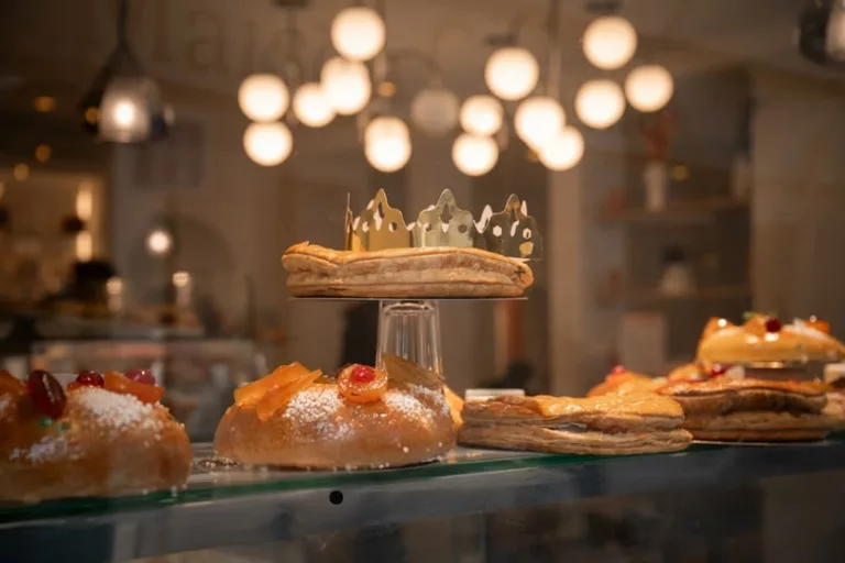 👑 𝗩𝗶𝘃𝗲 𝗹’𝗘́𝗽𝗶𝗽𝗵𝗮𝗻𝗶𝗲 ! Frangipane généreuse, brioche dorée, fruits confits ou revisite gourmande… l’Épipha… 