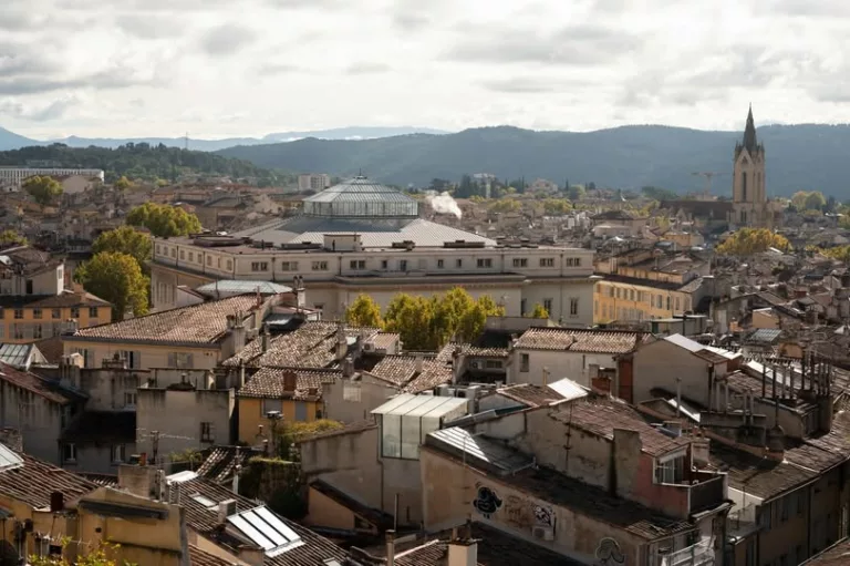 🌞 𝗣𝗹𝘂𝘀 𝗾𝘂𝗲 𝟭𝟱𝟬 𝗷𝗼𝘂𝗿𝘀 𝗮𝘃𝗮𝗻𝘁 𝗹’𝗲́𝘁𝗲́ 𝗮̀ 𝗔𝗶𝘅 Vous aussi vous en avez marre du mauvais temps ?… 