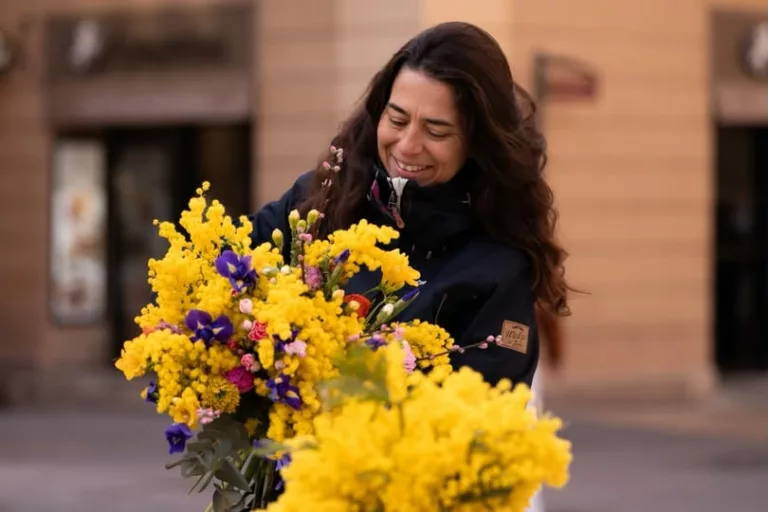 🌸 𝗟𝗲 𝗺𝗮𝗿𝗰𝗵𝗲́ 𝗮𝘂𝘅 𝗳𝗹𝗲𝘂𝗿𝘀 𝗱’𝗔𝗶𝘅, 𝘂𝗻 𝗿𝗲𝗻𝗱𝗲𝘇-𝘃𝗼𝘂𝘀 𝗰𝗼𝗹𝗼𝗿𝗲́ ! Chaque mardi, jeudi et s… 