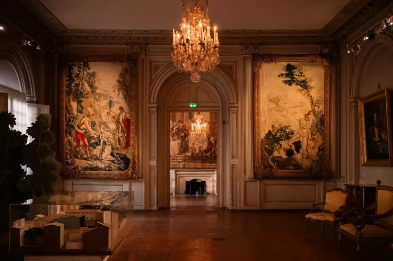 ✨ 𝗔𝘂 𝗰𝗼𝗲𝘂𝗿 𝗱𝗲 𝗹𝗮 𝘁𝗮𝗽𝗶𝘀𝘀𝗲𝗿𝗶𝗲 𝗮̀ 𝗔𝗶𝘅 Installé dans le Palais de l’Archevêché, le musée des Tapiss… 