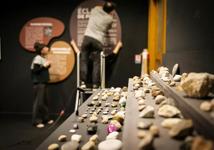 🪨 𝗨𝗻𝗲 𝗻𝗼𝘂𝘃𝗲𝗹𝗹𝗲 𝗲𝘅𝗽𝗼𝘀𝗶𝘁𝗶𝗼𝗻 𝗮̀ 𝗻𝗲 𝗽𝗮𝘀 𝗺𝗮𝗻𝗾𝘂𝗲𝗿 !  Les équipes s’activent pour l’installa… 