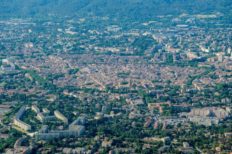 ⚠️ Info Aixoises / Aixois En raison des conditions météo, les parcs de la Ville fermeront exceptionnellement à partir de… 