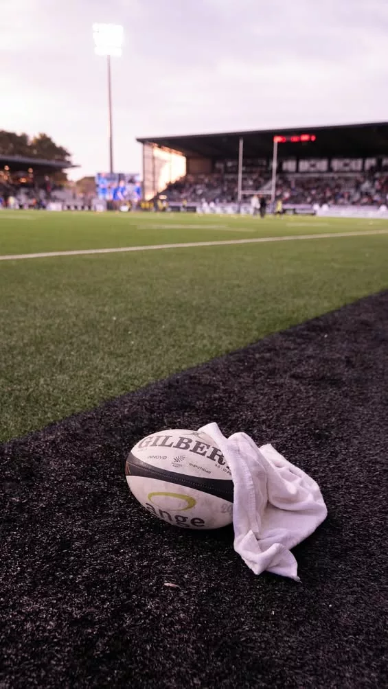 🏉 𝗧𝗼𝘂𝘀 𝗱𝗲𝗿𝗿𝗶𝗲̀𝗿𝗲 𝗹𝗲𝘀 𝗡𝗼𝗶𝗿𝘀 𝗽𝗼𝘂𝗿 𝗹𝗮 𝗳𝗶𝗻𝗮𝗹𝗲 ! Les joueurs de Provence Rugby jouent leur m… 
