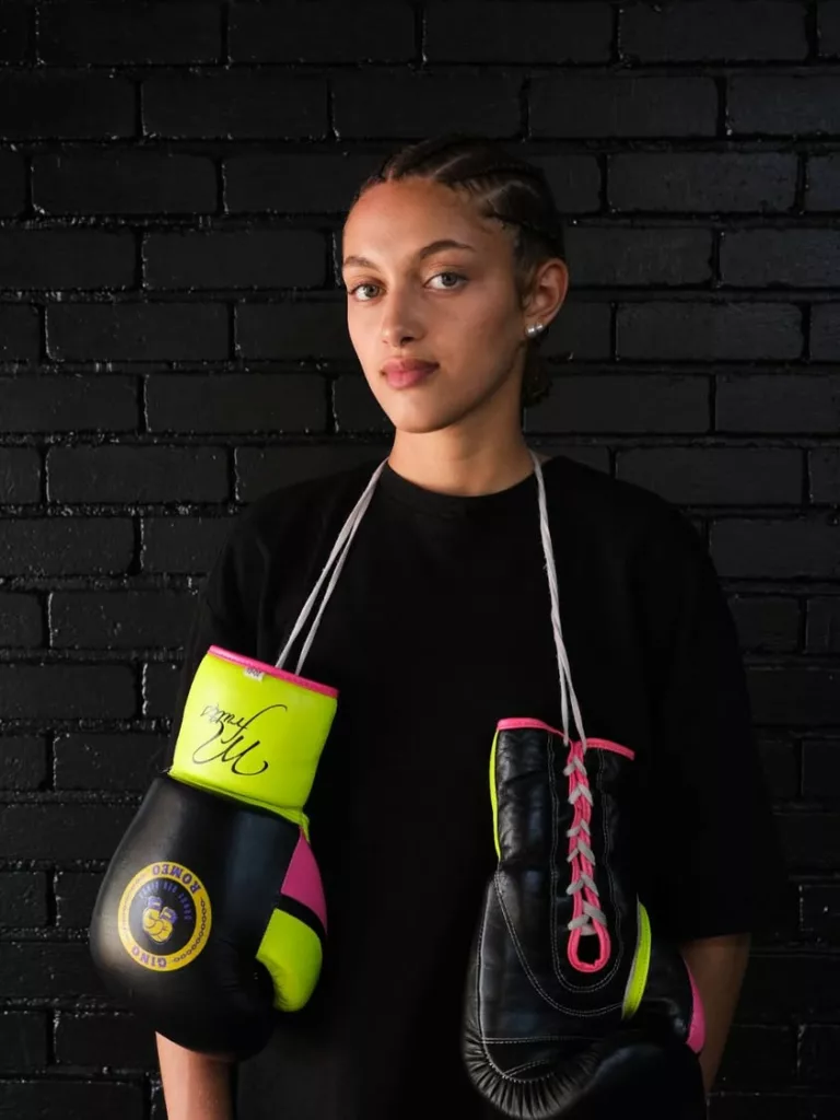 🥊 𝗡𝗮𝗵𝗹𝗮, 𝟭𝟳 𝗮𝗻𝘀, 𝗹𝗮 𝗯𝗼𝘅𝗲 𝗰𝗼𝗺𝗺𝗲 𝗽𝗮𝘀𝘀𝗶𝗼𝗻 Habitante d’Aix-en-Provence, Nahla Sall a découvert… 