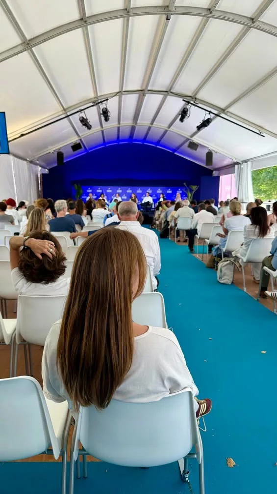 🌍 𝗠𝗮𝗿𝗶𝗲 𝘃𝗼𝘂𝘀 𝗲𝗺𝗺𝗲̀𝗻𝗲 𝗮𝘂𝘅 𝗥𝗲𝗻𝗰𝗼𝗻𝘁𝗿𝗲𝘀 𝗘́𝗰𝗼𝗻𝗼𝗺𝗶𝗾𝘂𝗲𝘀 Jusqu’au 4 juillet, Aix accueil… 