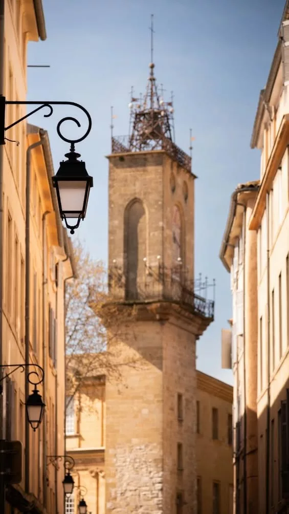 🌞 𝗟𝗲𝘀 𝘁𝗼𝘂𝗿𝗶𝘀𝘁𝗲𝘀 𝗼𝗻𝘁 𝗹𝗮 𝗽𝗮𝗿𝗼𝗹𝗲 ! On est allés à la rencontre des visiteurs qui ont choisi Aix-en-… 