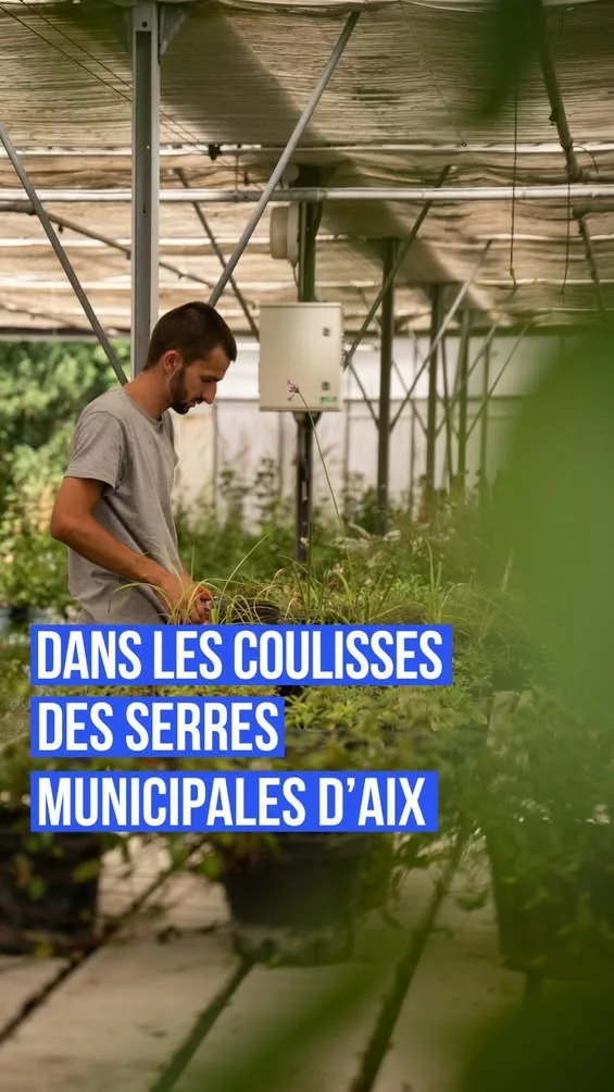 🌿 𝗗𝗮𝗻𝘀 𝗹𝗲𝘀 𝗰𝗼𝘂𝗹𝗶𝘀𝘀𝗲𝘀 𝗱𝘂 𝗳𝗹𝗲𝘂𝗿𝗶𝘀𝘀𝗲𝗺𝗲𝗻𝘁 𝗱’𝗔𝗶𝘅 Au Centre horticole de Maliverny, les éq… 